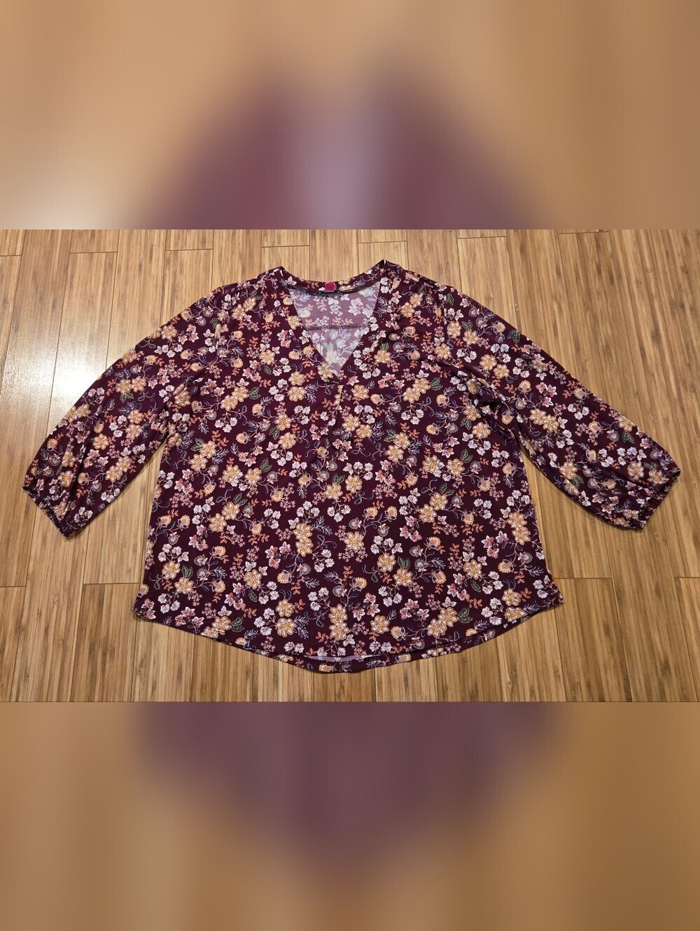 Vince Camuto Womens Floral V-Neck 3/4 Sleeve Top - Burgundy